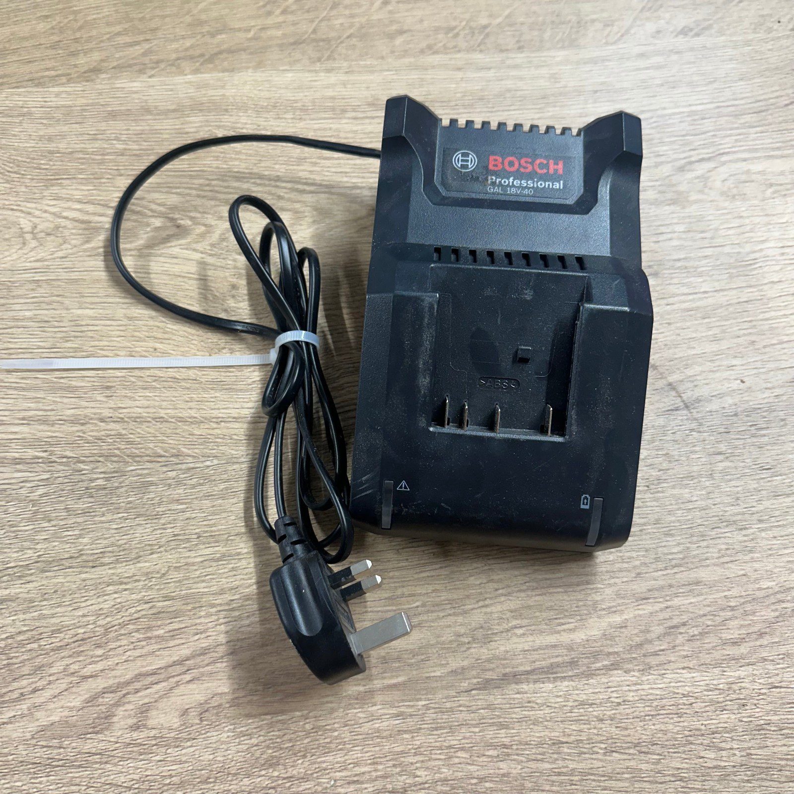 Bosch GAL 18V-40 18V Compact Battery Charger Used Working - Image 6