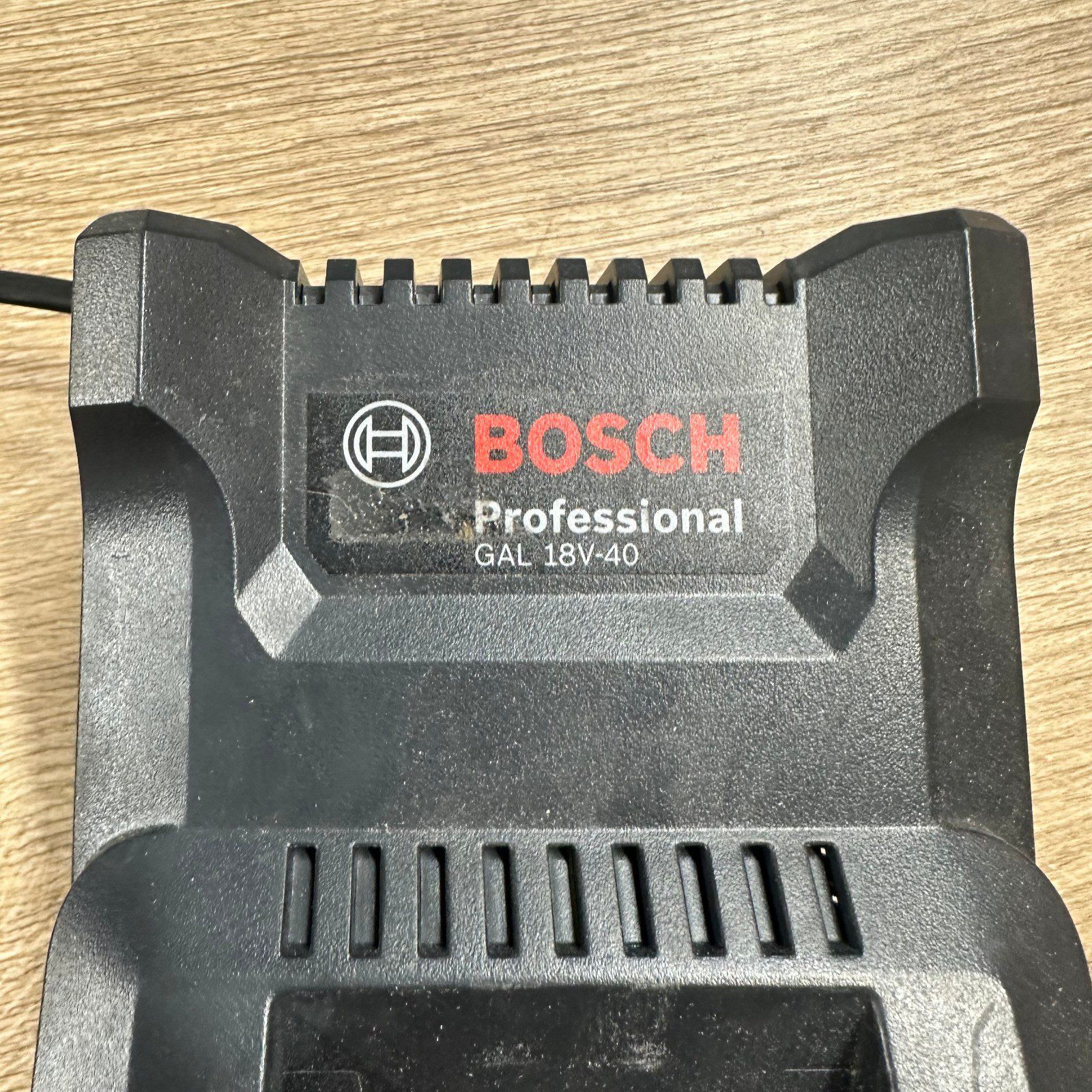 Bosch GAL 18V-40 18V Compact Battery Charger Used Working - Image 8