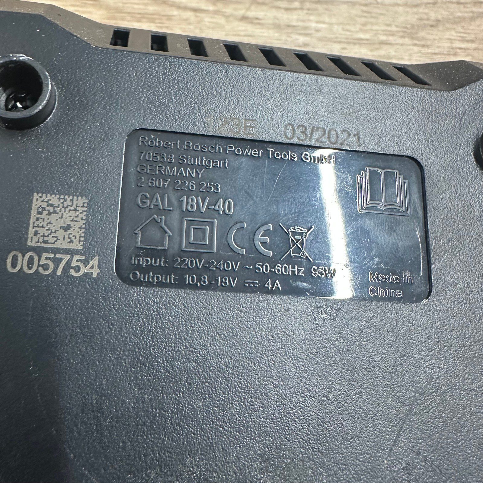 Bosch GAL 18V-40 18V Compact Battery Charger Used Working - Image 10