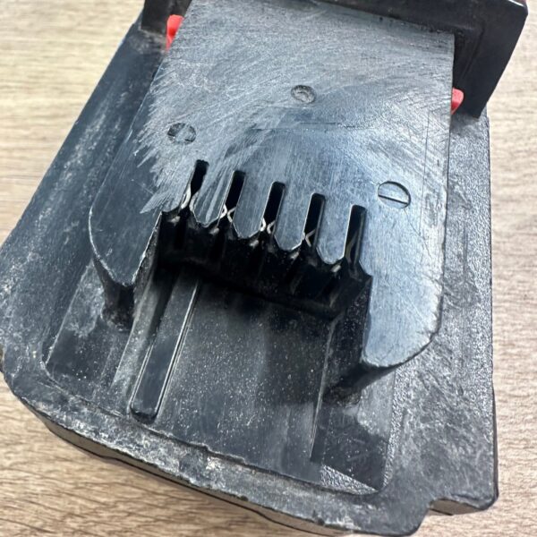 Milwaukee M18B4 18V 4.0Ah Red Lithium Battery Used