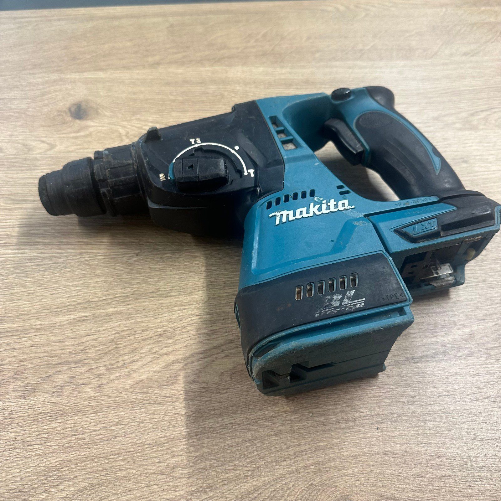 Makita DHR242 18V Brushless SDS Plus Rotary Hammer Drill Bare Unit Body Only - Image 10