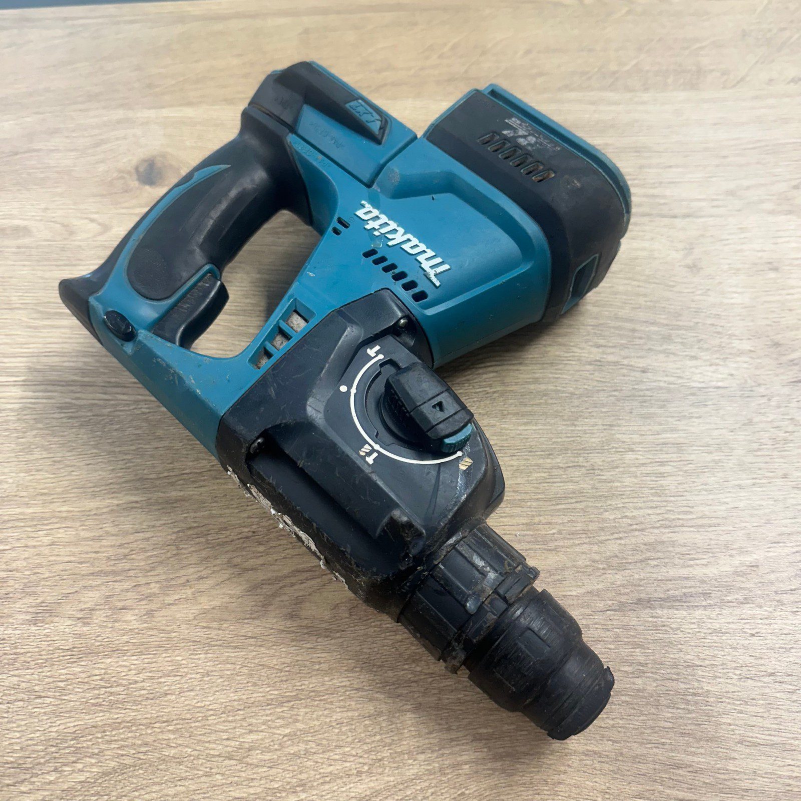 Makita DHR242 18V Brushless SDS Plus Rotary Hammer Drill Bare Unit Body Only - Image 12