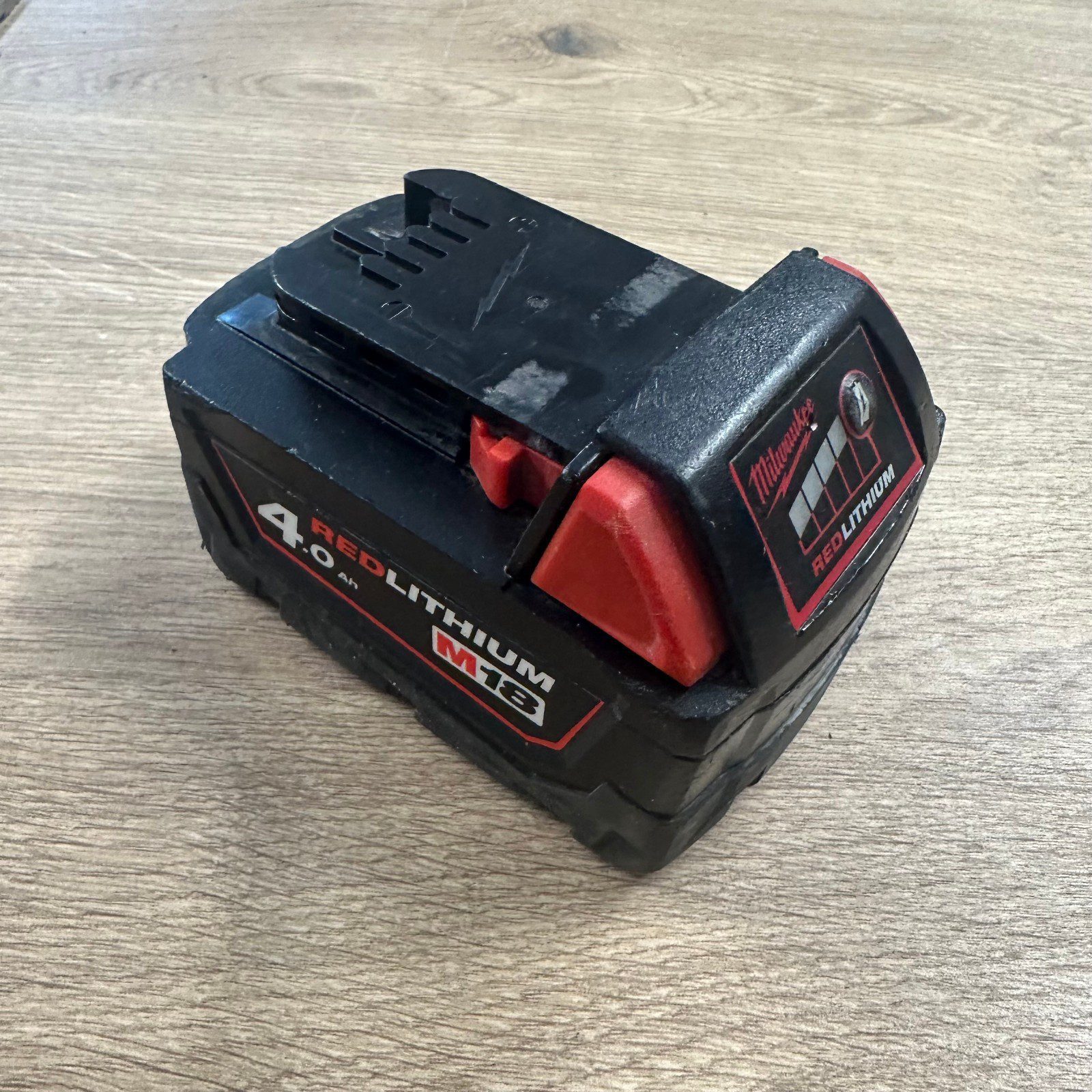 Milwaukee M18 4ah battery 18v 4.0  good condition M18B4 - Image 4