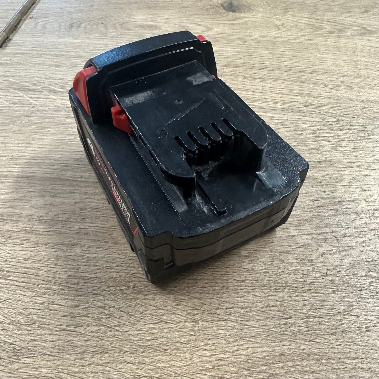 Milwaukee M18 4ah battery 18v 4.0  good condition M18B4 - Image 7