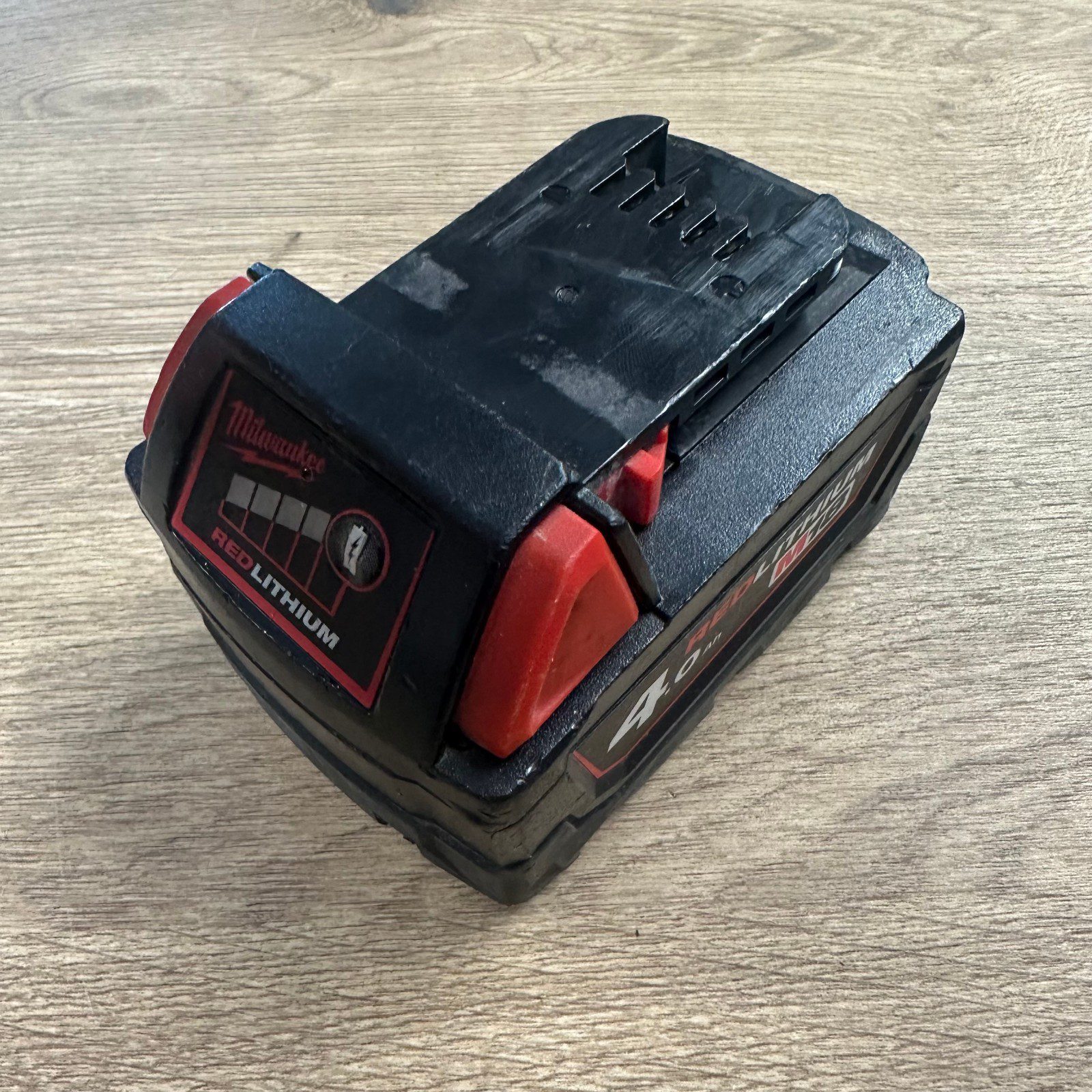Milwaukee M18 4ah battery 18v 4.0  good condition M18B4 - Image 10