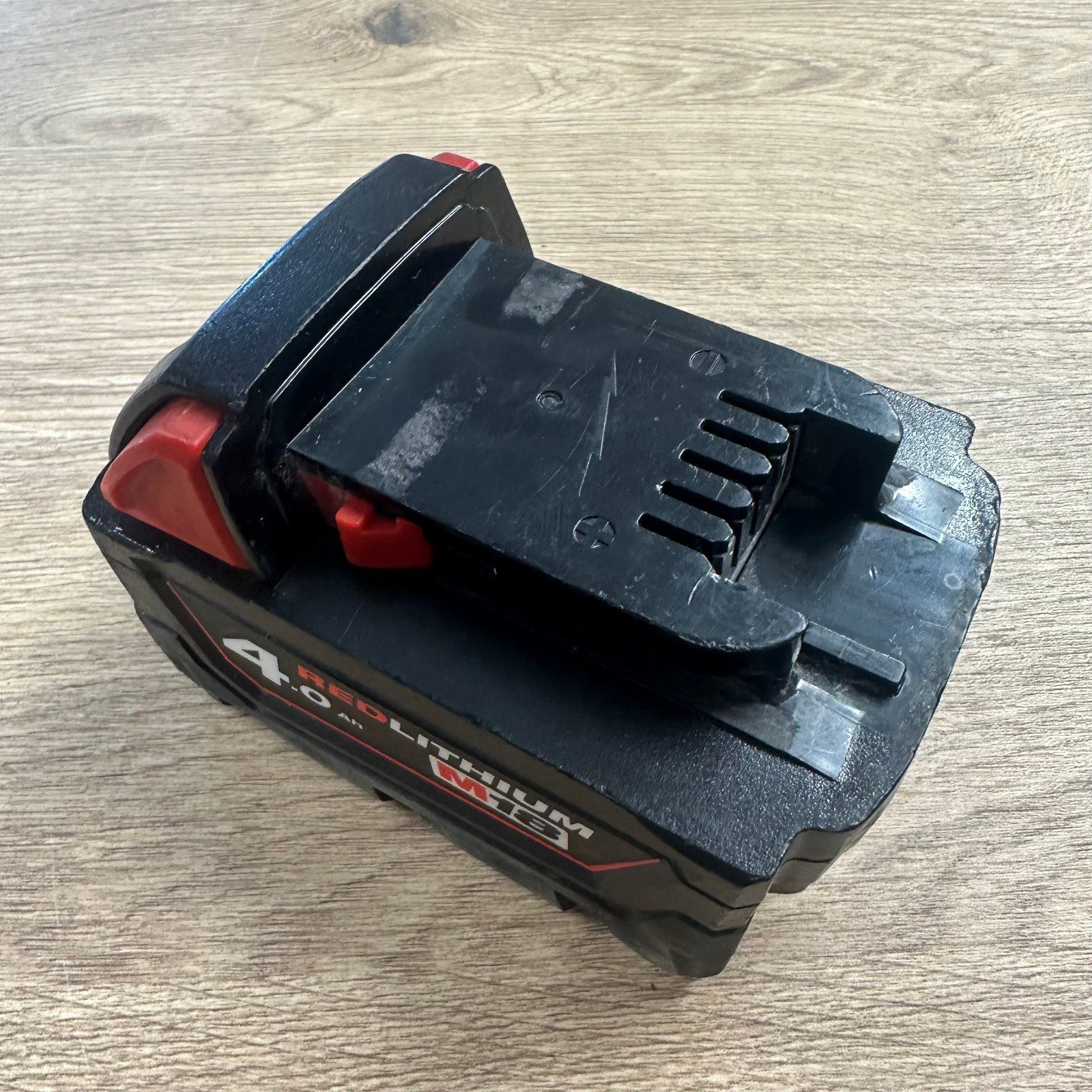 Milwaukee M18 4ah battery 18v 4.0  good condition M18B4 - Image 11