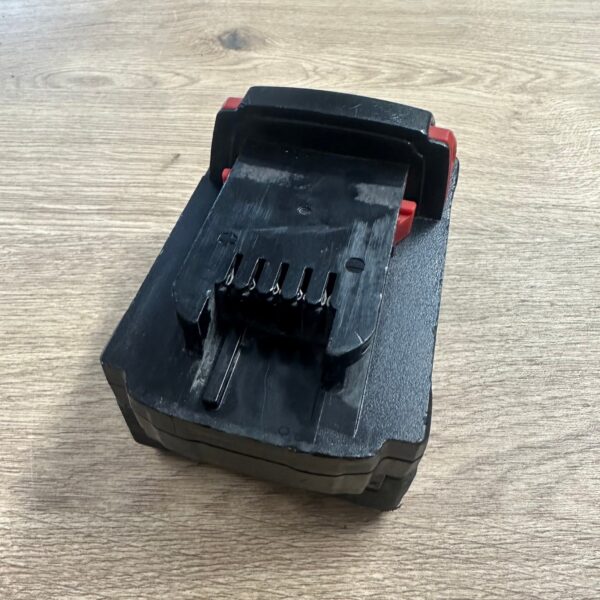 Milwaukee M18 4ah battery 18v 4.0  good condition M18B4