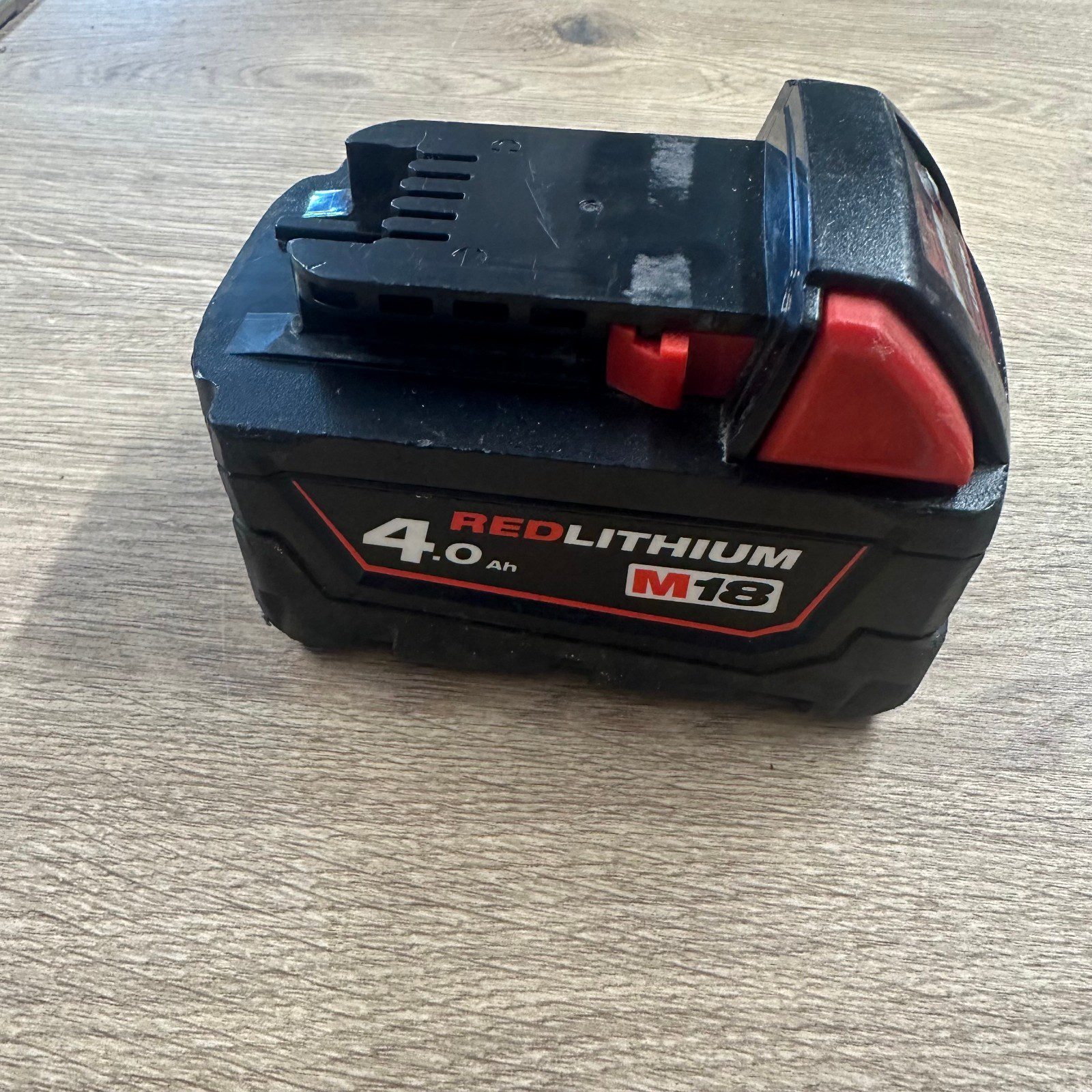 Milwaukee M18 4ah battery 18v 4.0  good condition M18B4 - Image 14