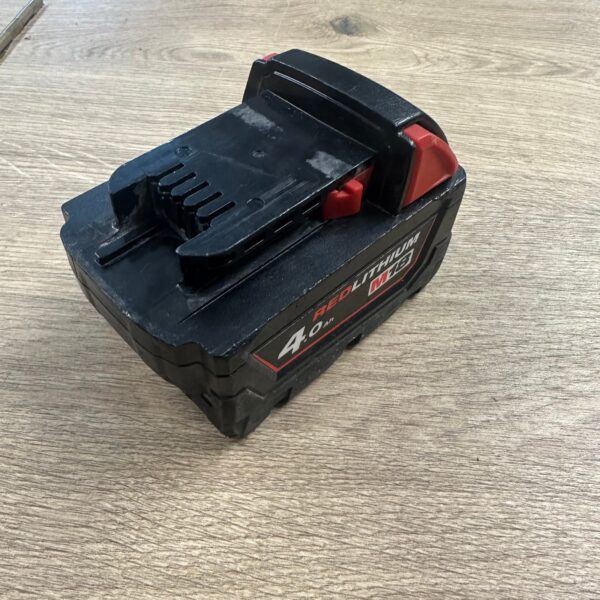 Milwaukee M18 4ah battery 18v 4.0  good condition M18B4