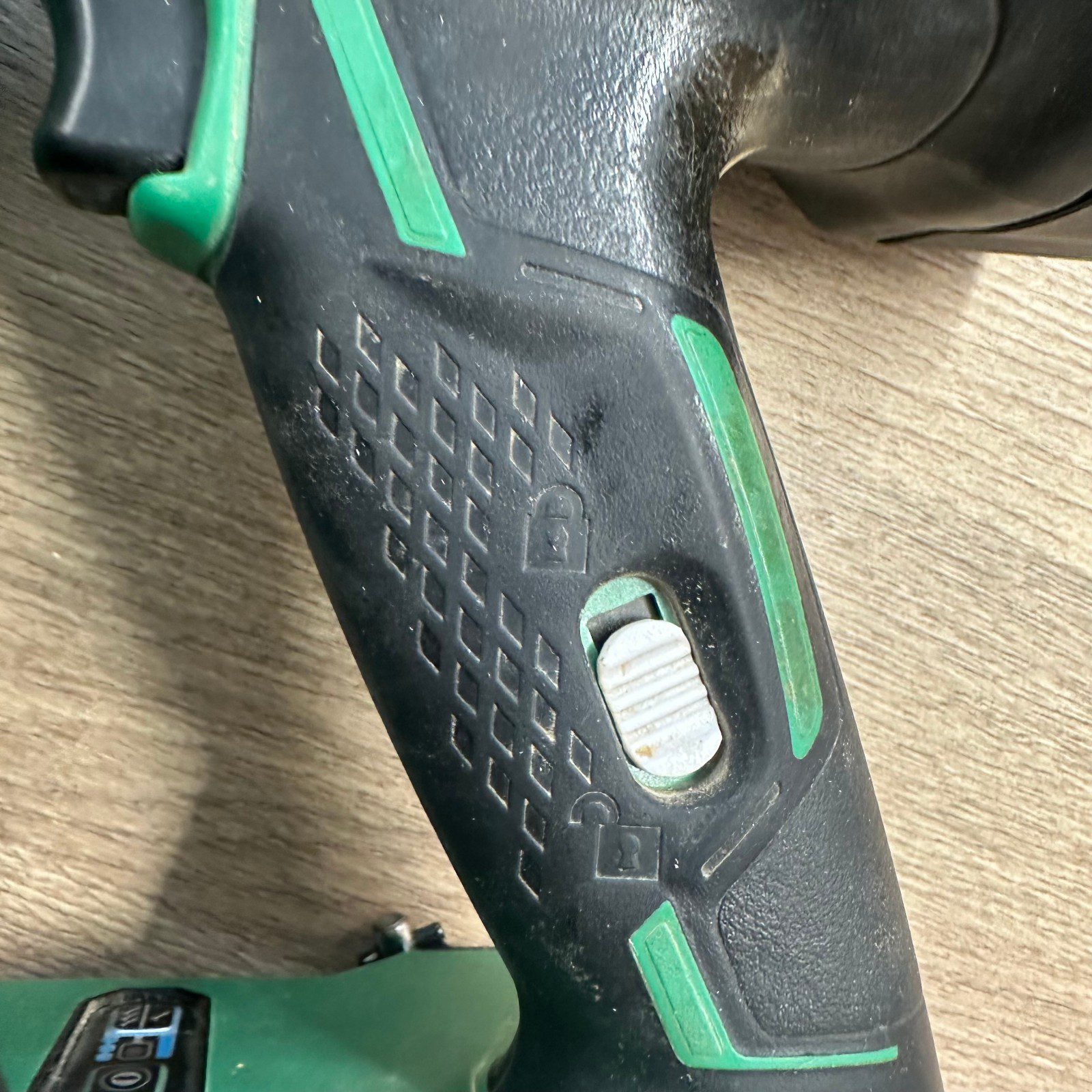 HiKOKI NR1890DC 18V Cordless Strip Nailer 2 x 5.0Ah Batteries Charger Case Combo - Image 6