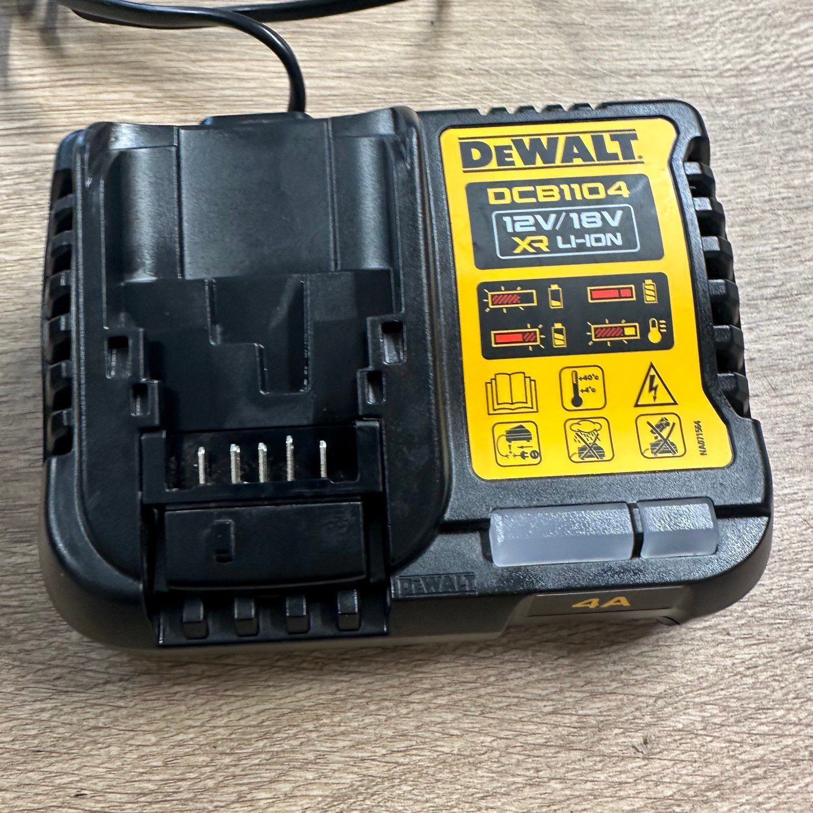 DeWalt DCB1104 12V 18V XR Li-Ion Battery Charger 4A Used - Image 2