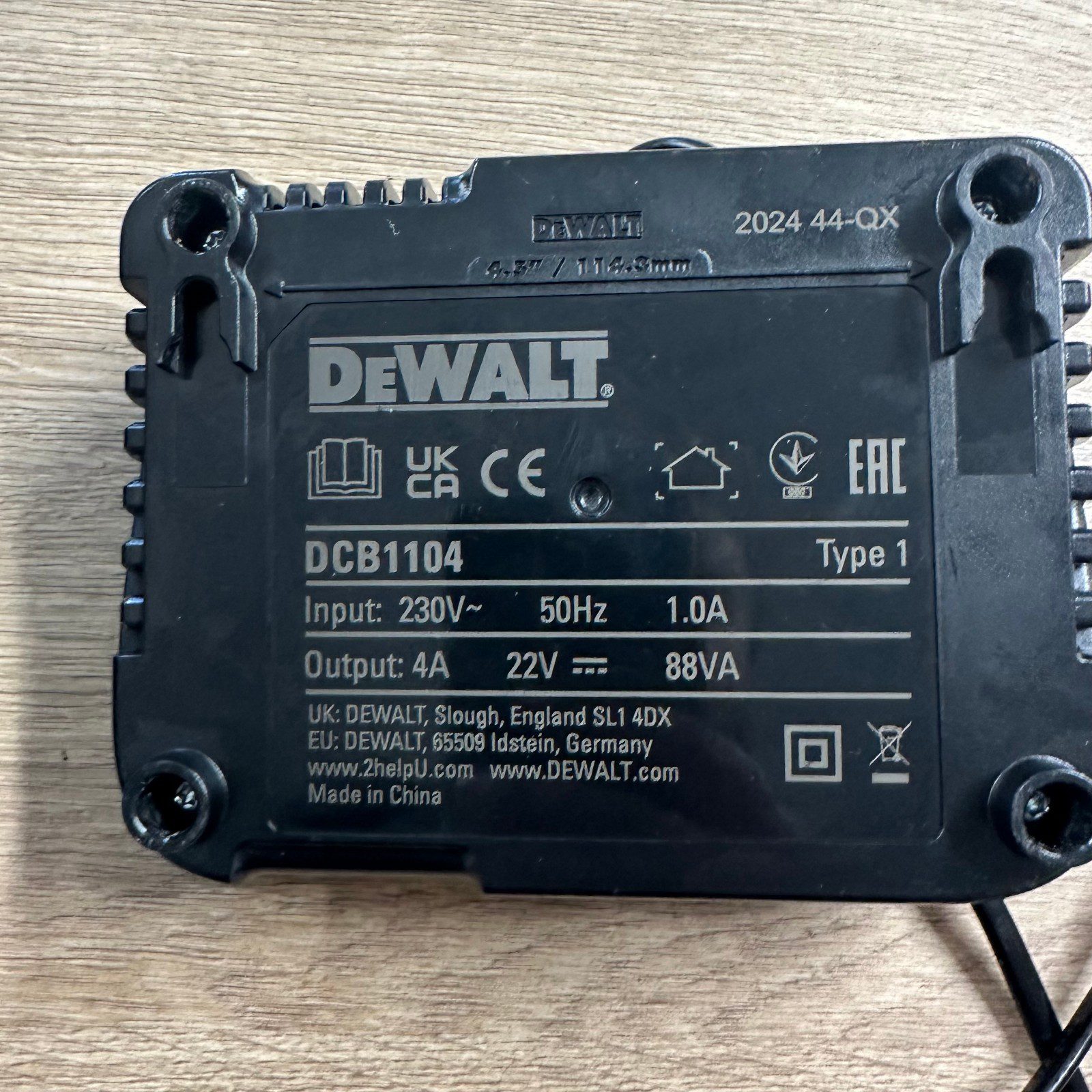 DeWalt DCB1104 12V 18V XR Li-Ion Battery Charger 4A Used - Image 8