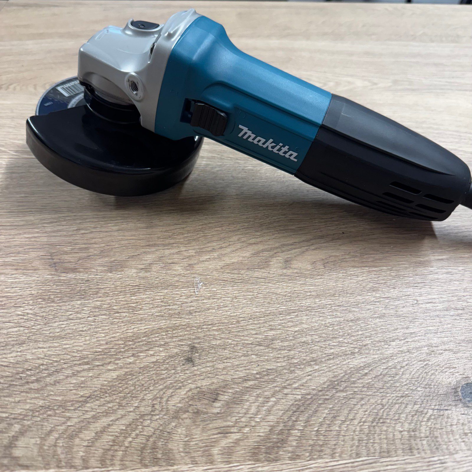 Makita GA4530R 115mm 240V Angle Grinder Used With Handle Guard Disc & Spanner - Image 6