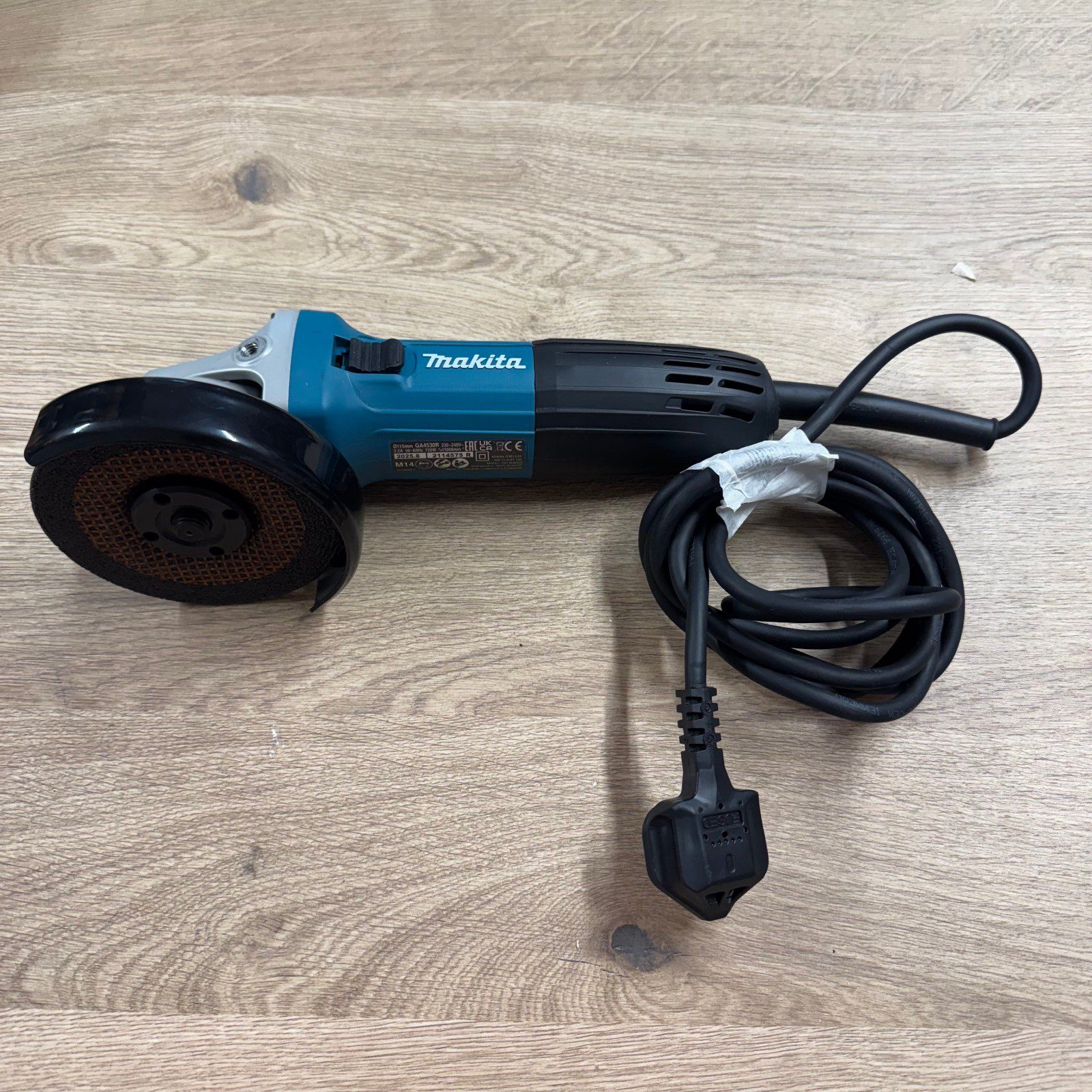 Makita GA4530R 115mm 240V Angle Grinder Used With Handle Guard Disc & Spanner - Image 14