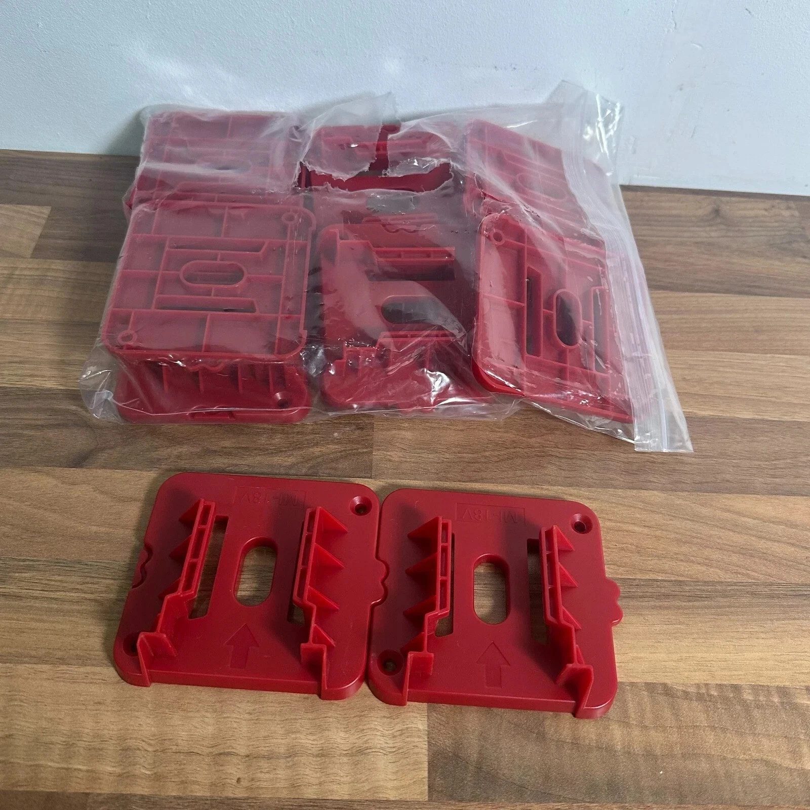 Milwaukee M18 Battery Wall Mount Holders Rack for Power Tool Storage - Image 2