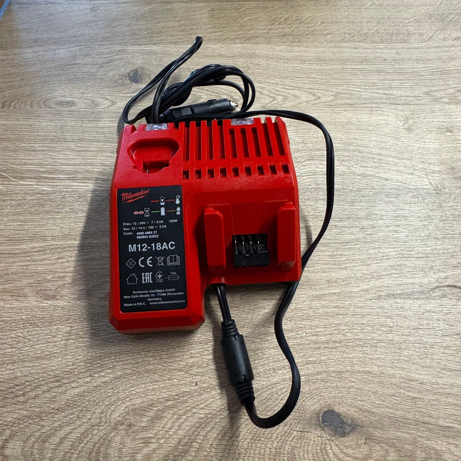 Milwaukee M12-18AC Battery Charger M12 M18 Lithium Ion Charger - Image 1