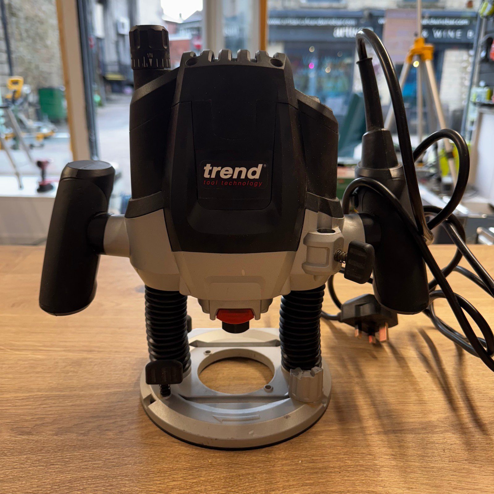 Trend T7E 2100W Router Variable Speed Plunge Router With Case Used 240V UK Clean - Image 4