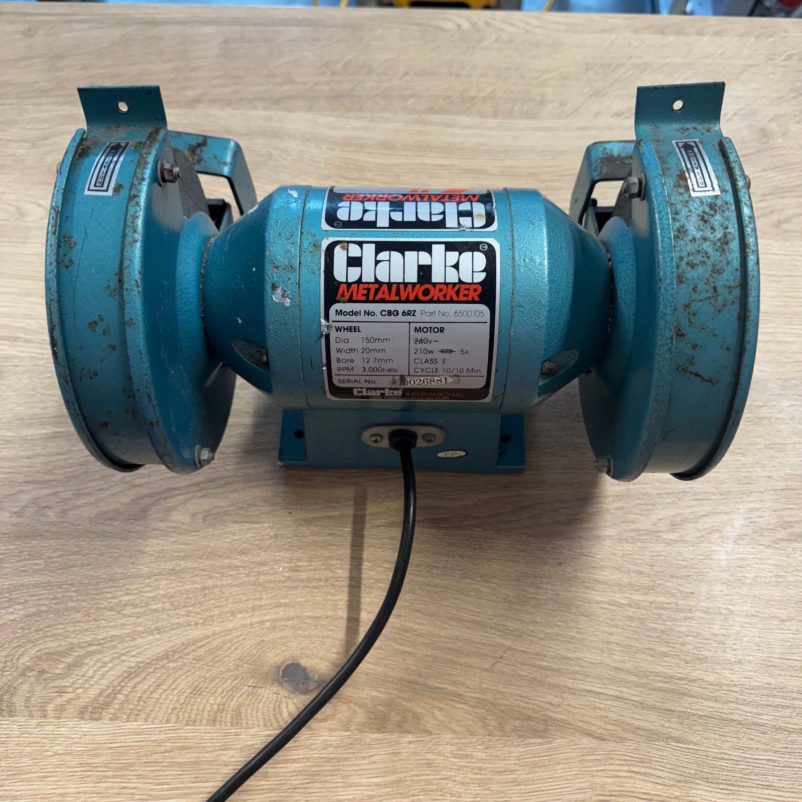 Clarke Metalworker Bench Grinder CBG 6RZ 150mm 240V – Used - Image 1