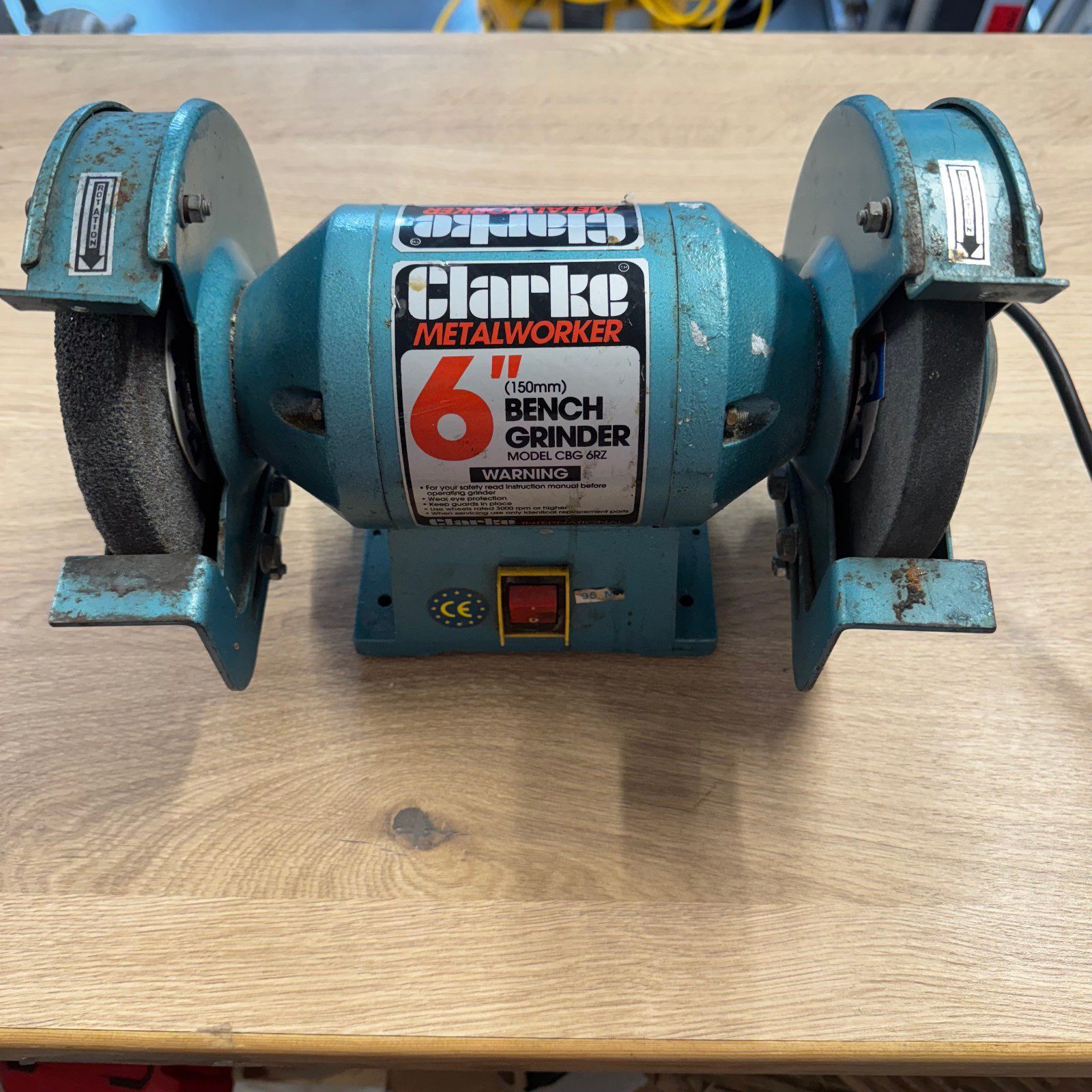 Clarke Metalworker Bench Grinder CBG 6RZ 150mm 240V – Used - Image 9