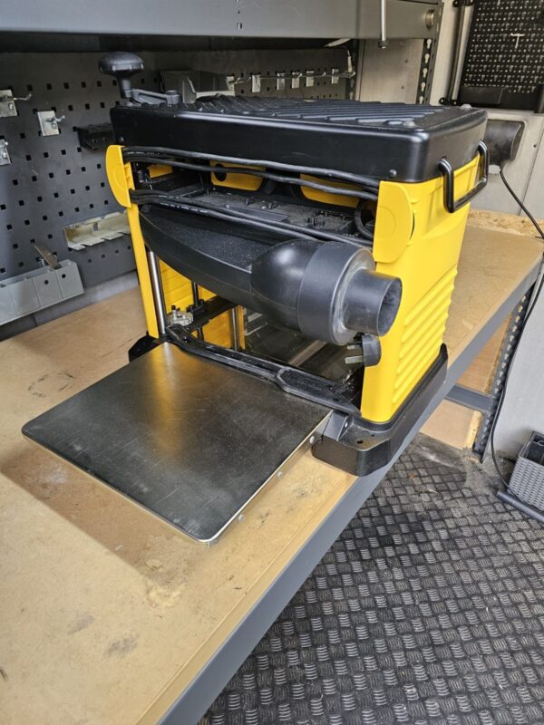 DeWalt DW733 Thickness Planer Benchtop Wood Planer Used