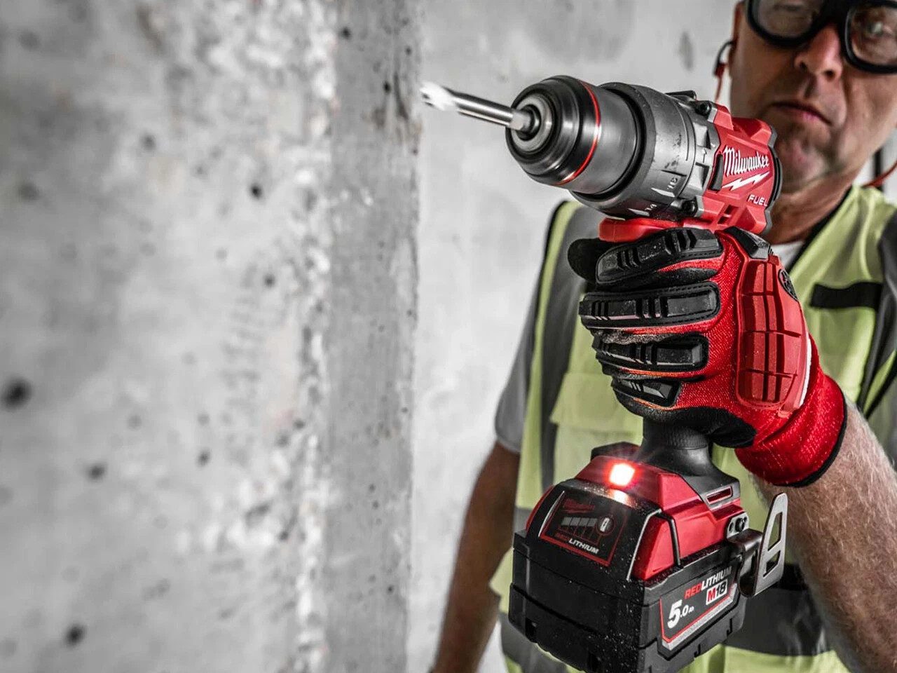 Milwaukee M18 FPD3-502X M18 FUEL Combi Drill Kit 2x 5.0Ah Batteries Charger Box - Image 4