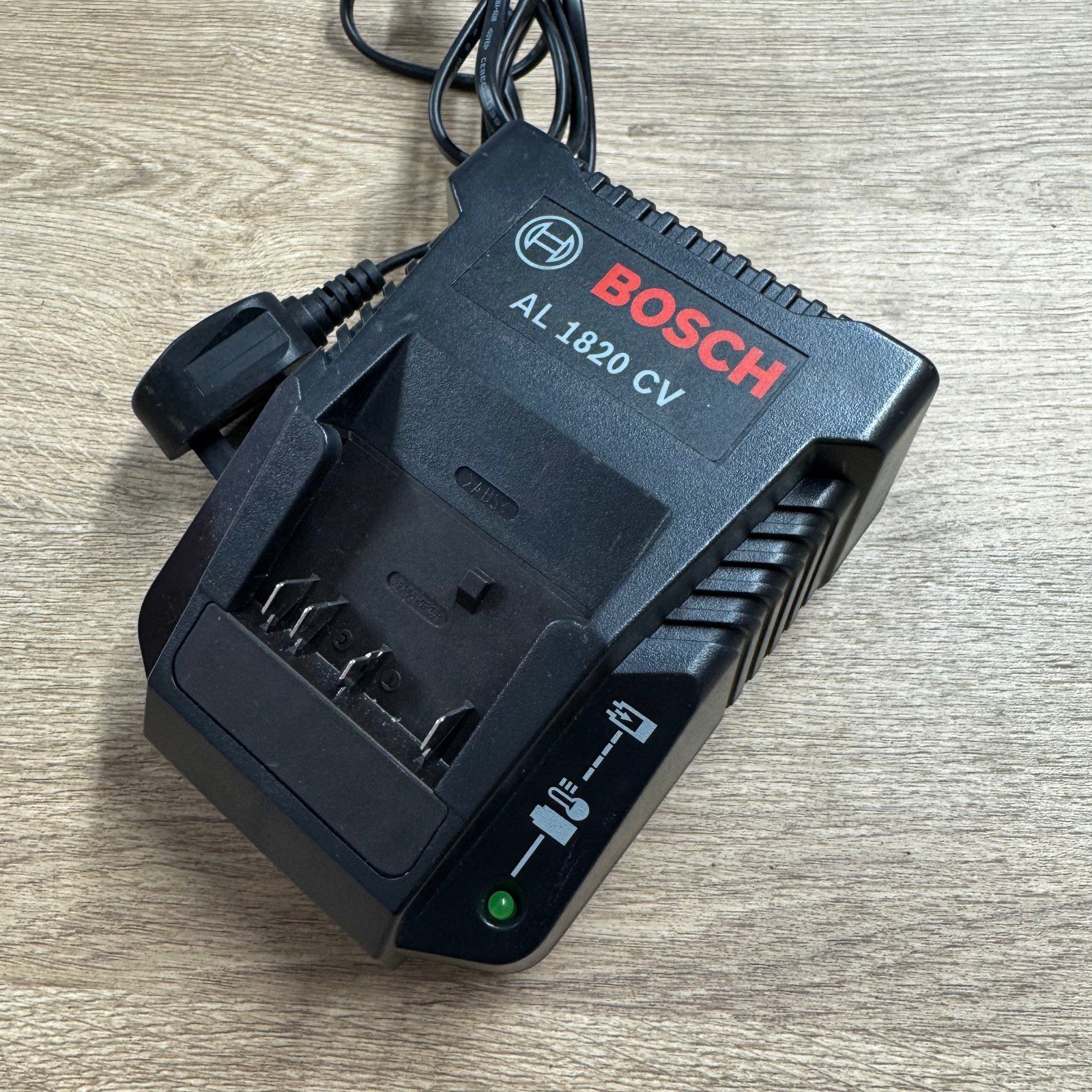Bosch AL 1820 CV 10.8V–18V Li-Ion Battery Charger - Image 3