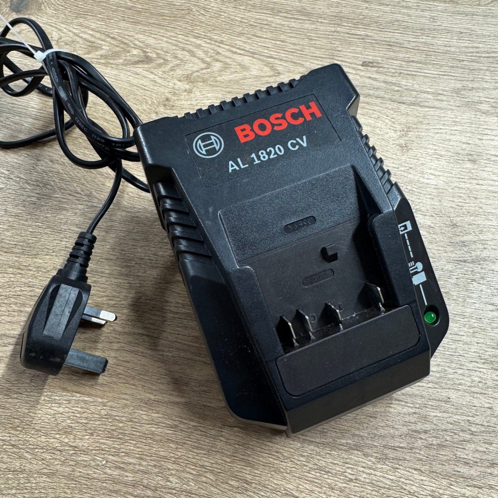 Bosch AL 1820 CV 10.8V–18V Li-Ion Battery Charger - Image 4