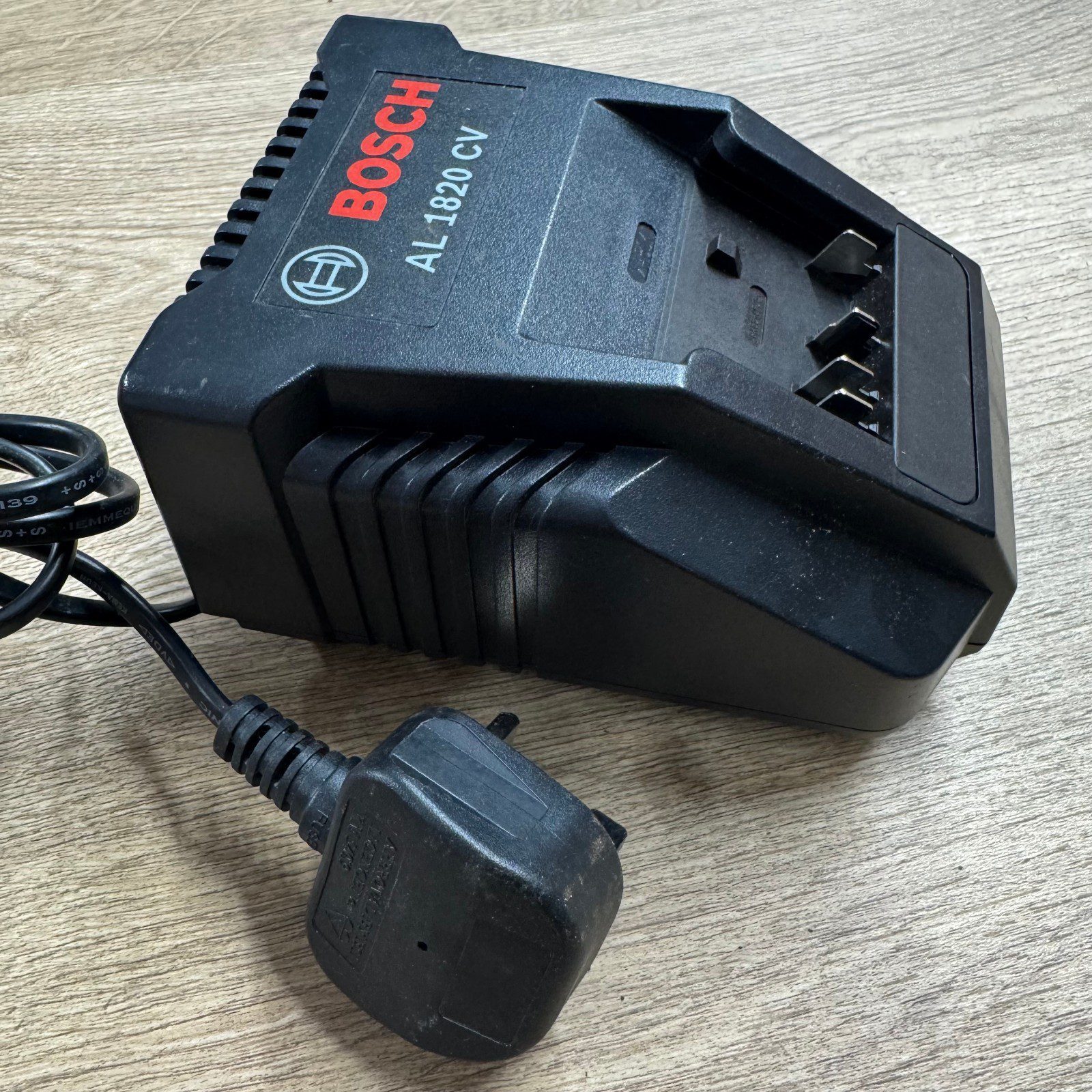 Bosch AL 1820 CV 10.8V–18V Li-Ion Battery Charger - Image 10