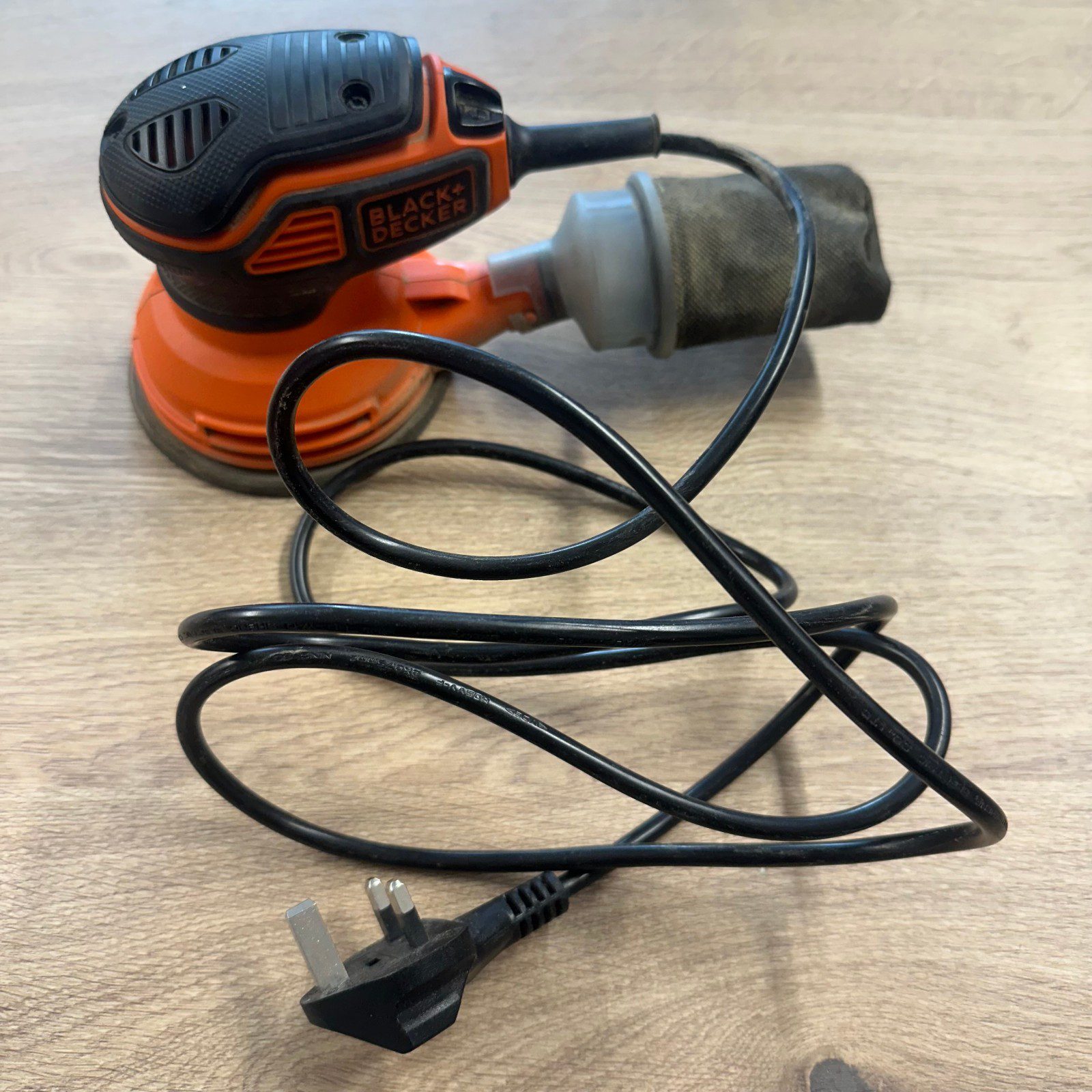 Black+Decker BDERO600 Used Random Orbital Sander Electric Palm Sander With Dust - Image 1