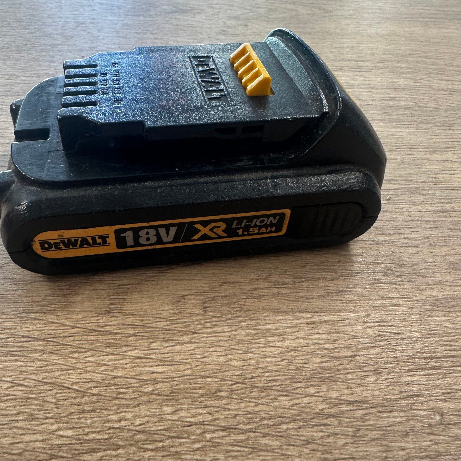 DeWalt DCB181 18V XR Li-Ion 1.5Ah Battery Used Genuine Power Tool Battery Pack - Image 5