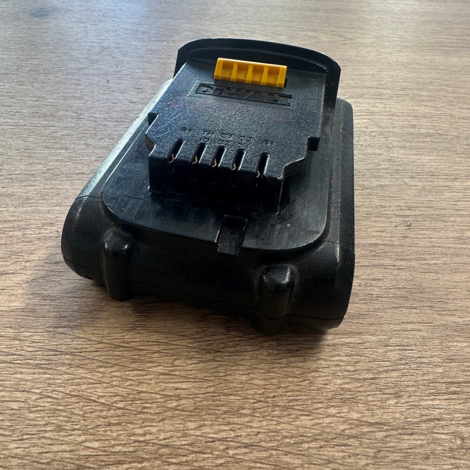 DeWalt DCB181 18V XR Li-Ion 1.5Ah Battery Used Genuine Power Tool Battery Pack - Image 6
