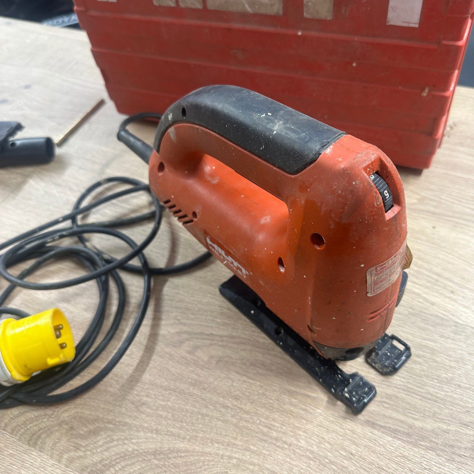 Hilti WSJ 110-ET 110V Jigsaw Corded Saw With Case Handle Guard Accessories Tool - Image 13