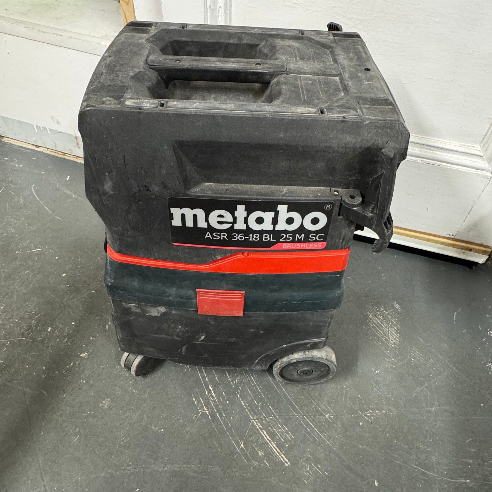 Metabo ASR 36-18 BL 25 M SC Brushless Cordless Dust Extractor Vacuum Used - Image 3