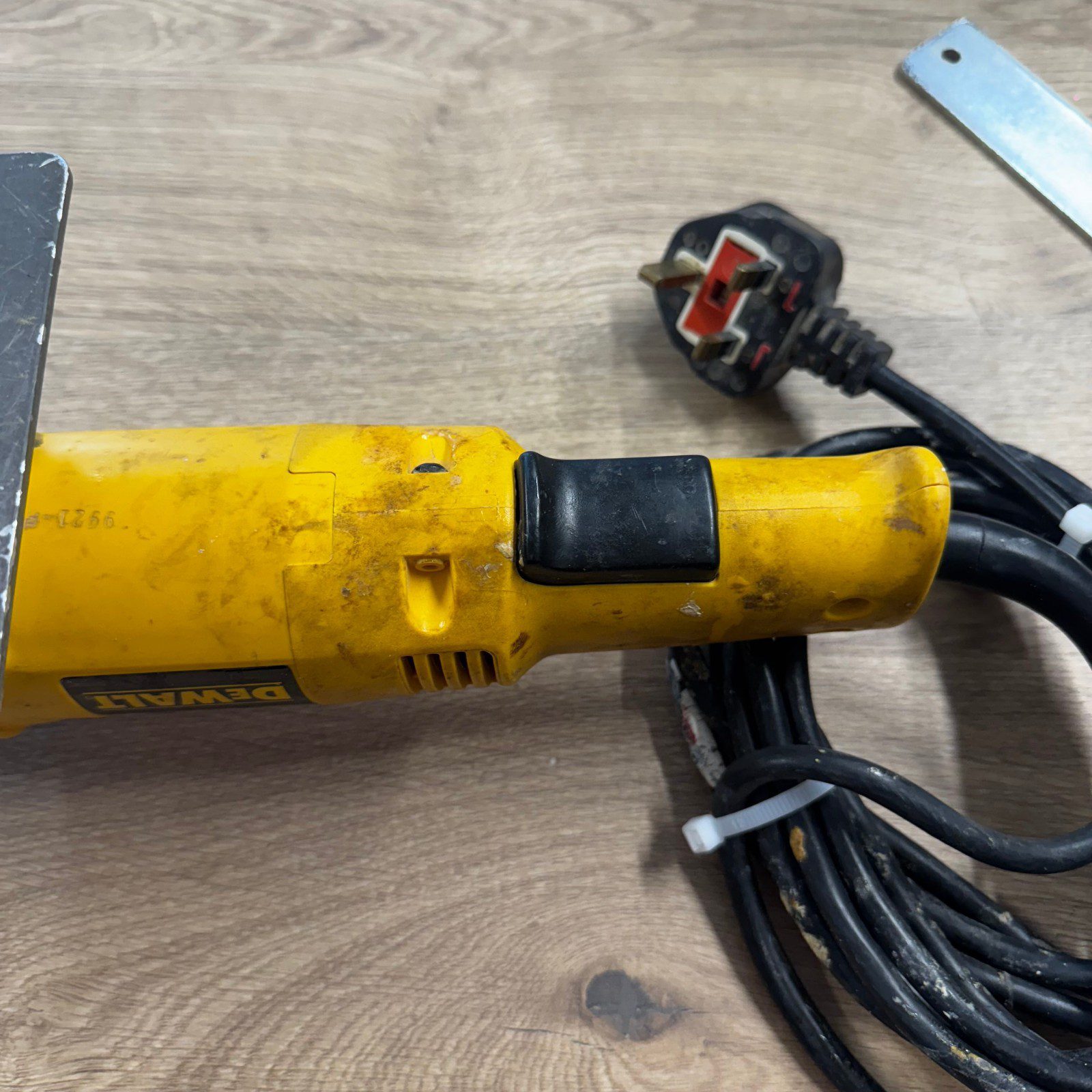 DeWalt DW682GB Biscuit Jointer 600W Plate Joiner 240V With Case - Image 6