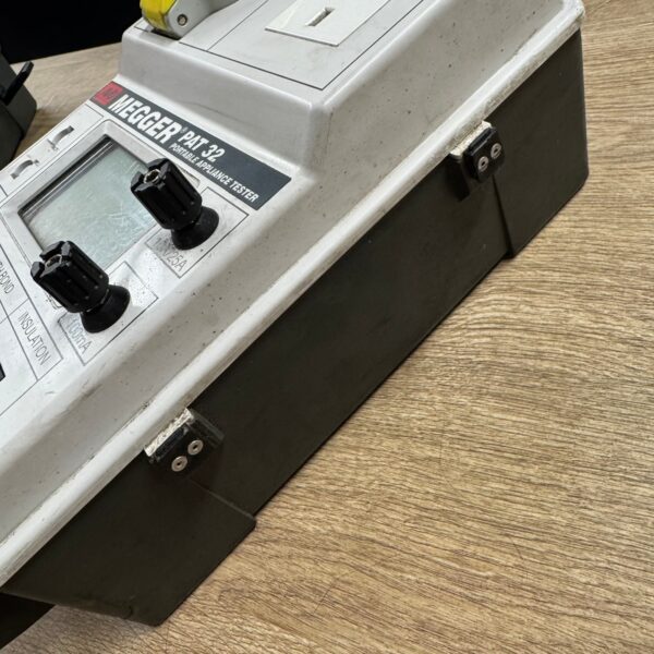 Megger PAT32 Portable Appliance Tester 230V PAT Tester With Lead Case Used