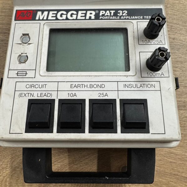 Megger PAT32 Portable Appliance Tester 230V PAT Tester With Lead Case Used