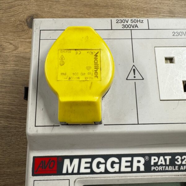Megger PAT32 Portable Appliance Tester 230V PAT Tester With Lead Case Used
