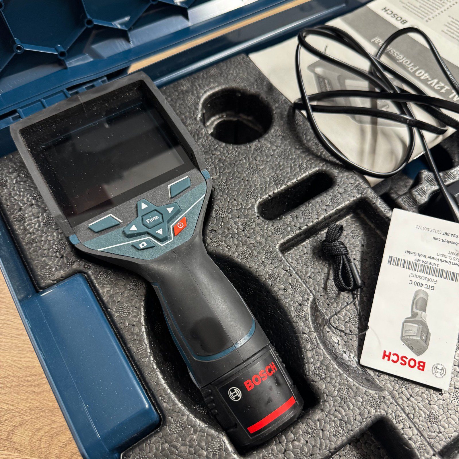 Bosch GTC 400 C Professional Thermal Camera 12V Imager Charger Case Used - Image 3