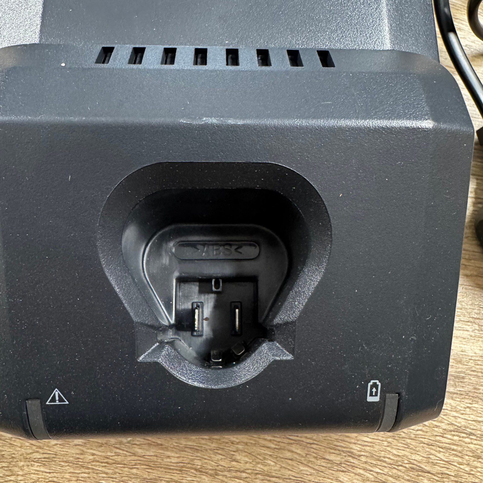 Bosch GTC 400 C Professional Thermal Camera 12V Imager Charger Case Used - Image 13