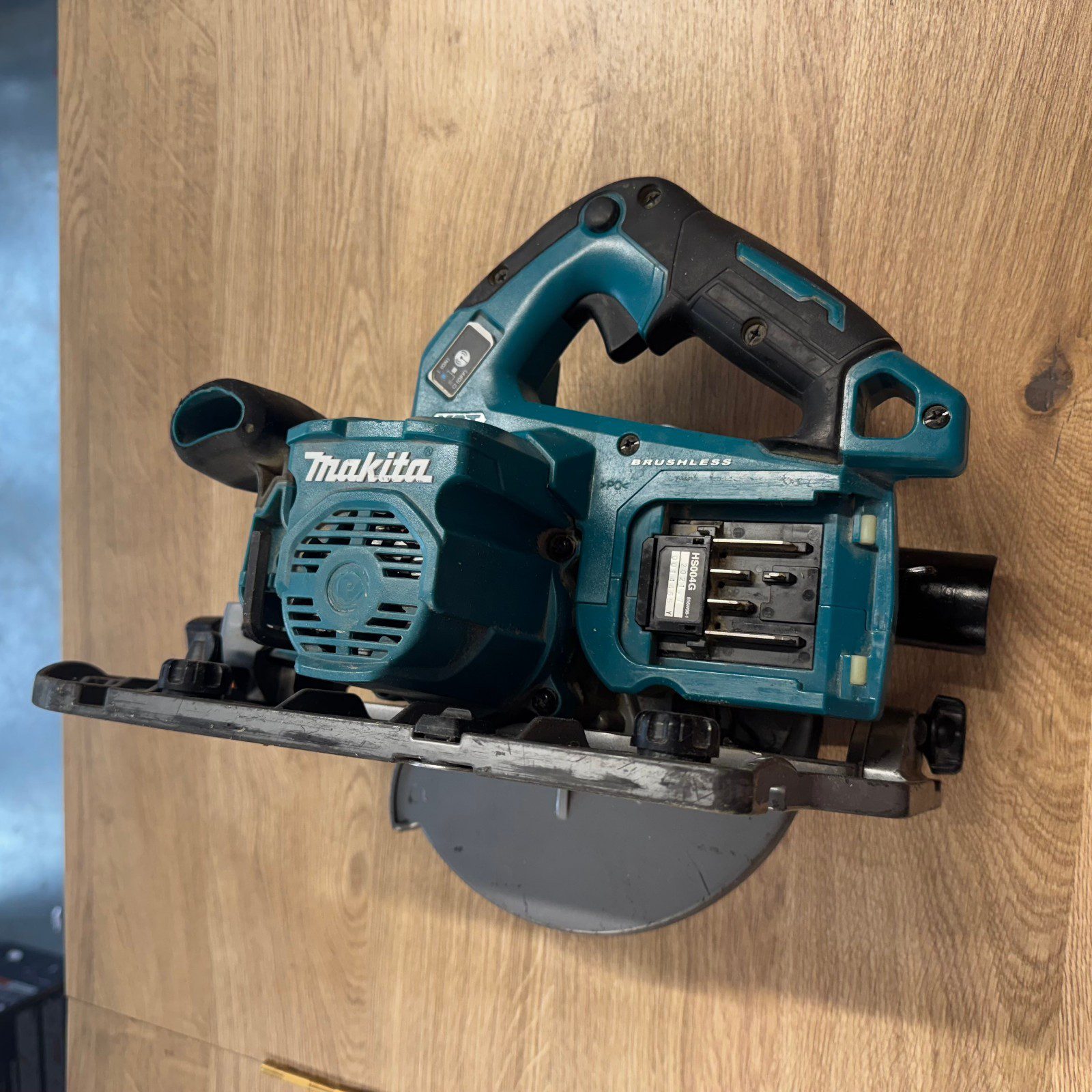 Makita HS004G XGT 40V Max Circular Saw Brushless Bare Unit Used - Image 10