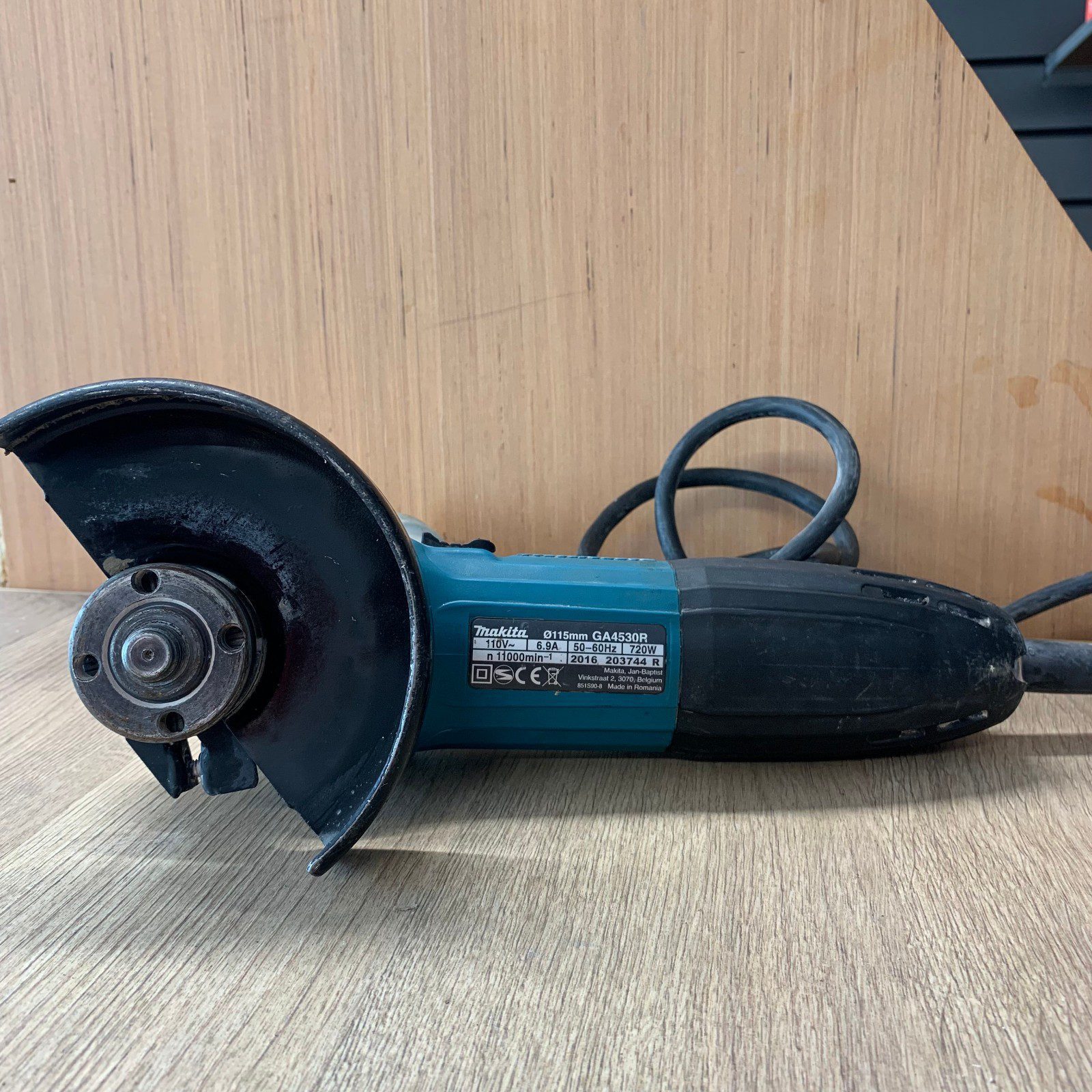 Makita GA4530R 115mm Angle Grinder 110V 720W Corded Grinder Used - Image 2