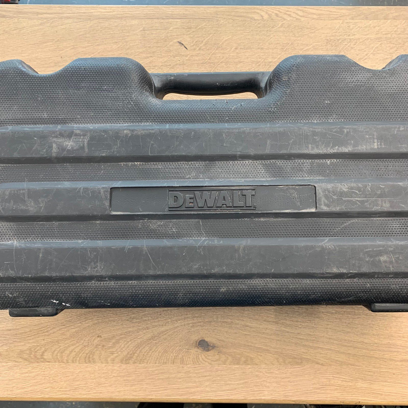 DeWalt DWE492-LX 110V 230mm Angle Grinder 2200W Case Blades Used - Image 2