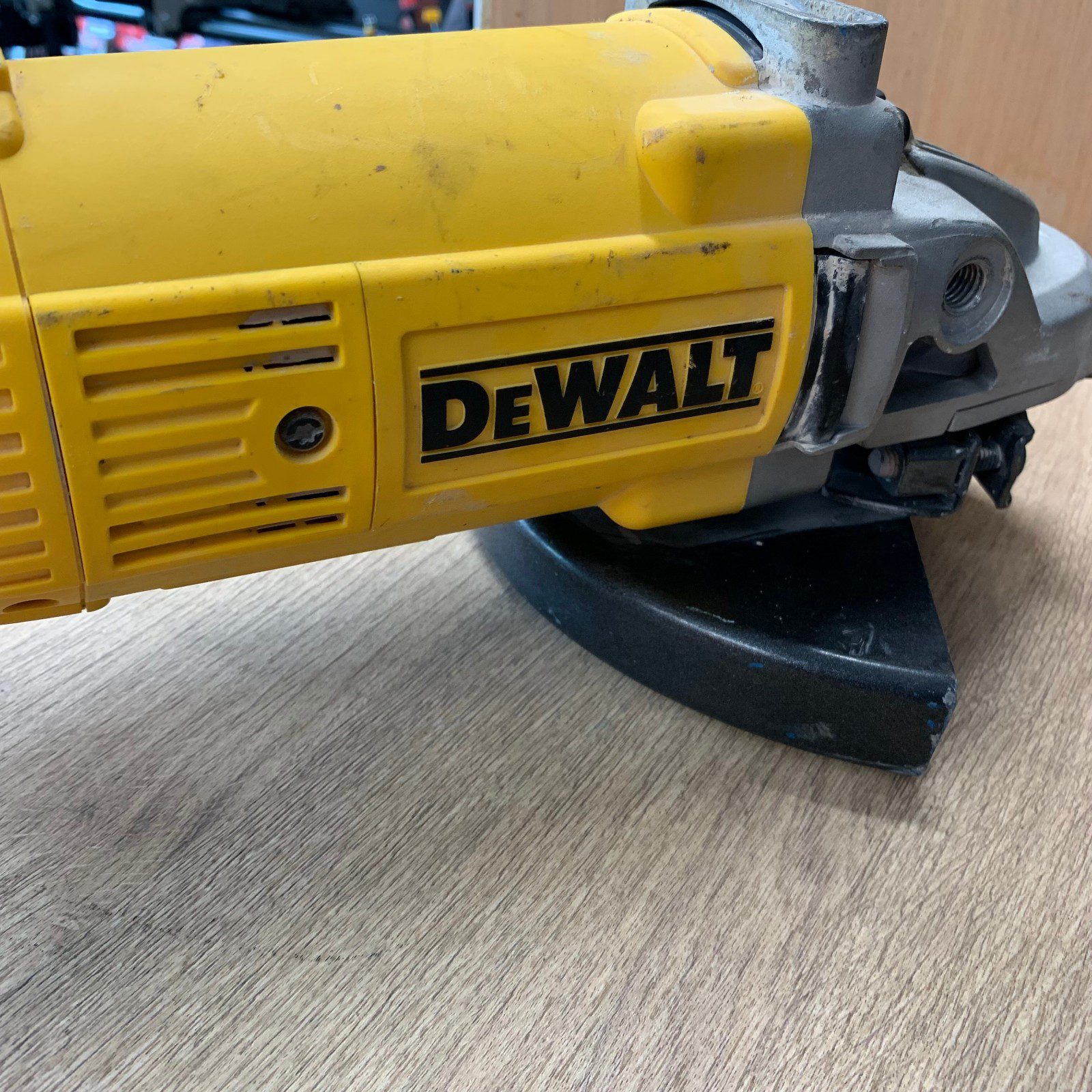 DeWalt DWE492-LX 110V 230mm Angle Grinder 2200W Case Blades Used - Image 7