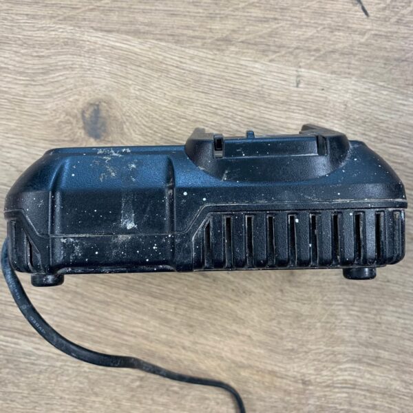DeWalt DCB105 XR Li-Ion Battery Charger 10.8V 14.4V 18V 22V Used