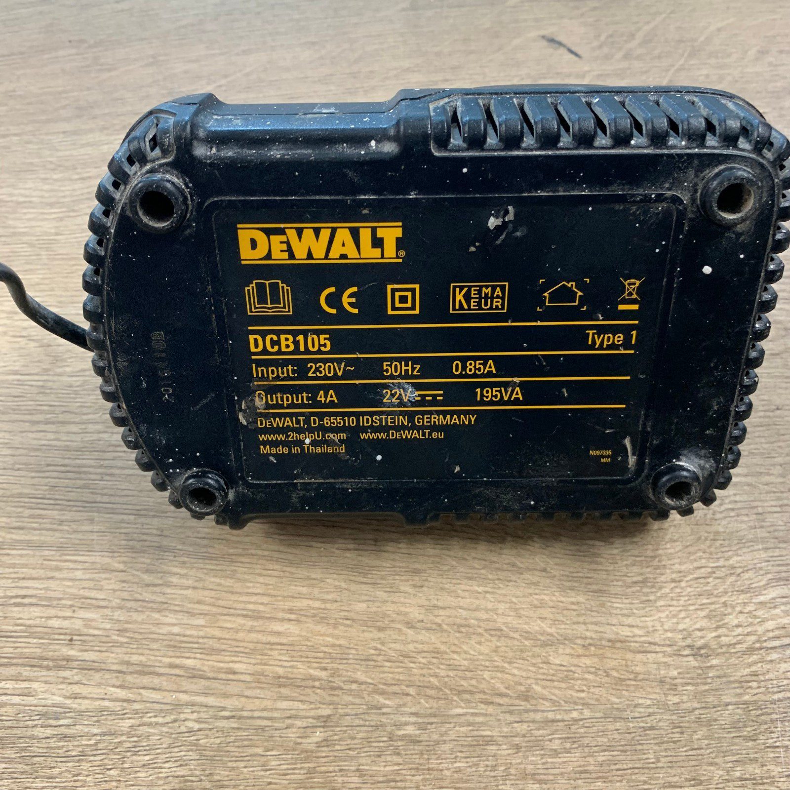 DeWalt DCB105 XR Li-Ion Battery Charger 10.8V 14.4V 18V 22V Used - Image 4