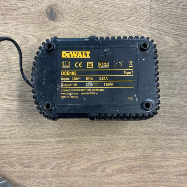 DeWalt DCB105 XR Li-Ion Battery Charger 10.8V 14.4V 18V 22V Used