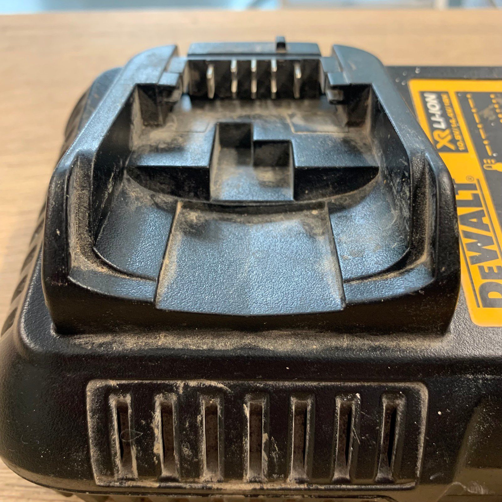 DeWalt DCB105 XR Li-Ion Battery Charger 10.8V 14.4V 18V 22V Used - Image 7