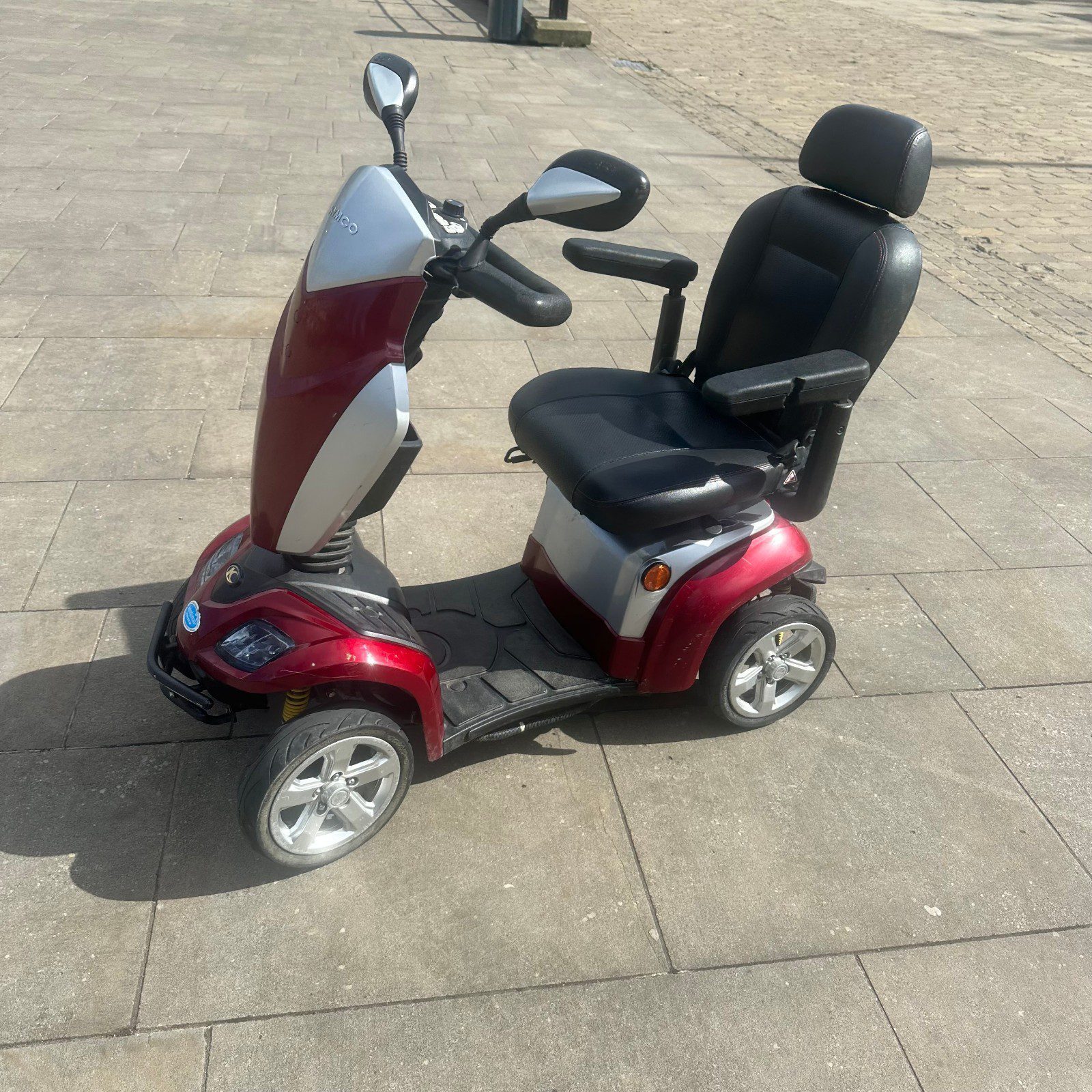 Kymco Agility 8mph Mobility Scooter Red Silver 4 Wheel New Batteries - Image 3