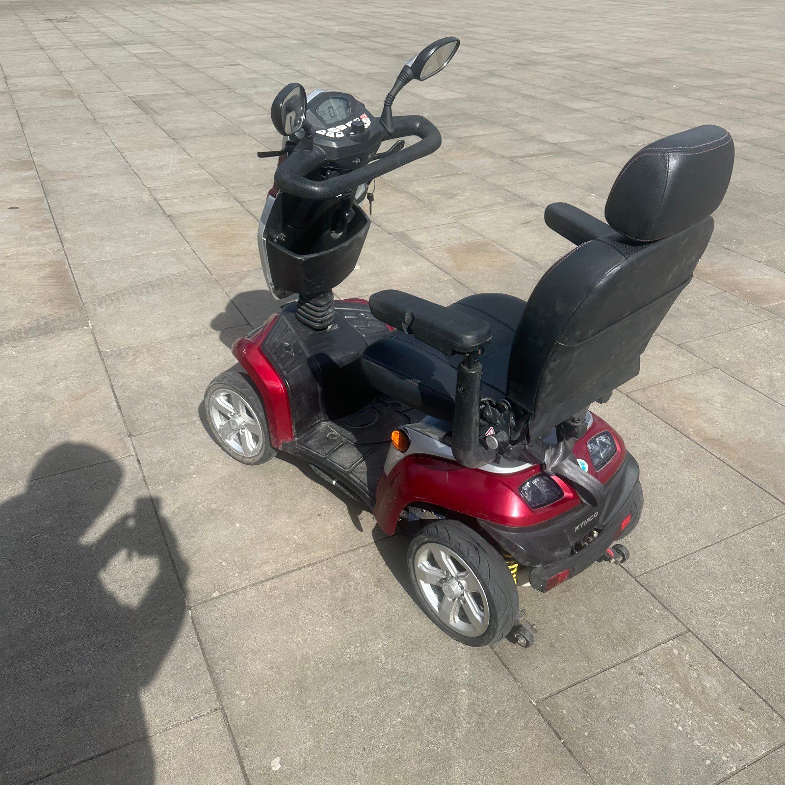 Kymco Agility 8mph Mobility Scooter Red Silver 4 Wheel New Batteries - Image 4