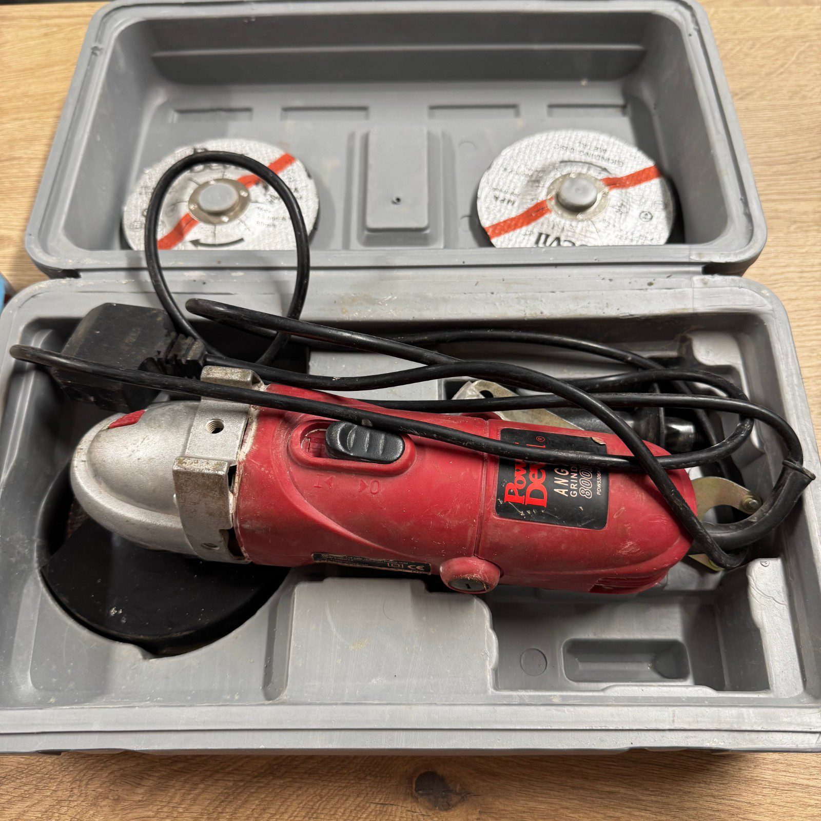 Power Devil 800W Angle Grinder 230V Used With Case Handle Spanner & Discs - Image 3